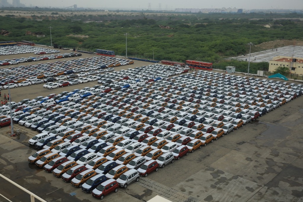 India’s Auto Sector Faces Inventory Pile-Up Amid Slowing Retail Demand