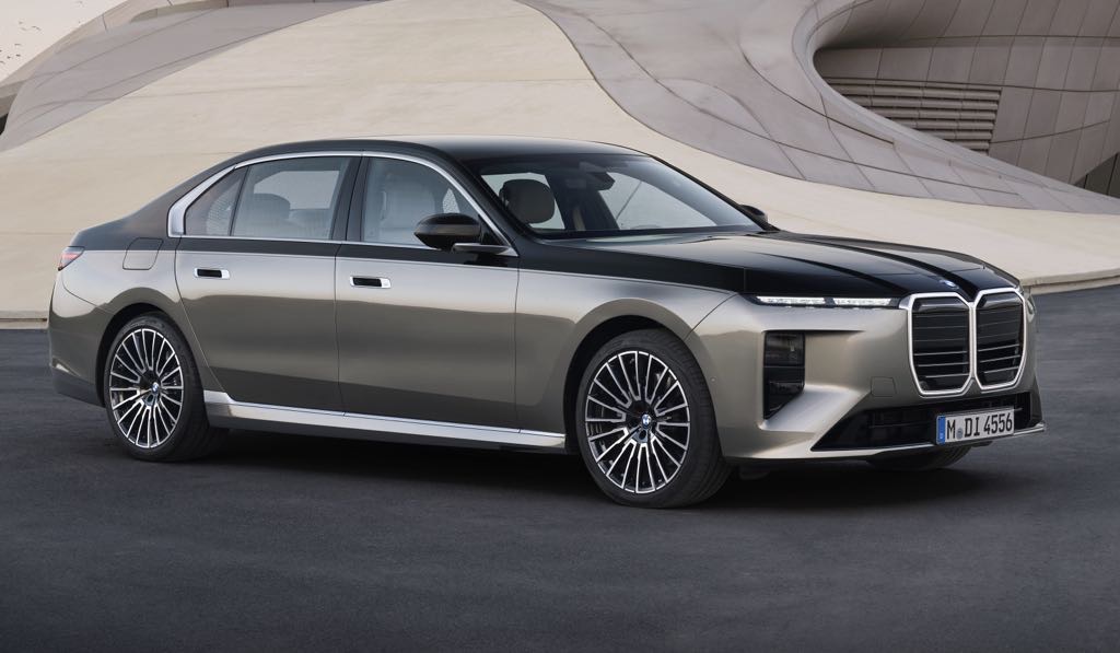 BMW 7 Series Facelift Unveiled With Updated Design